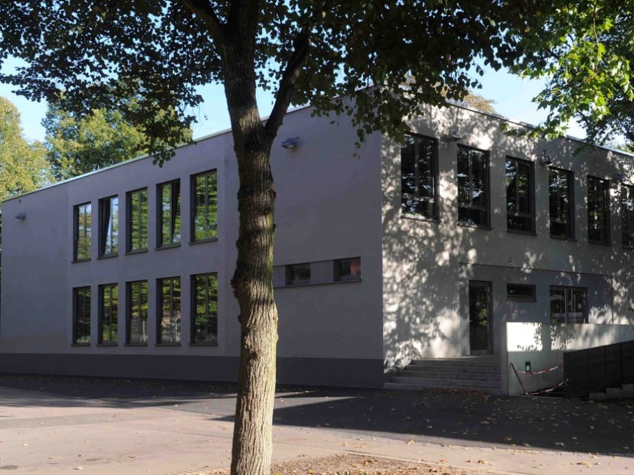 Erweiterungsbau der Grundschule St. Arnual - hier findet u.a. die Nachmittagsbetreuung statt