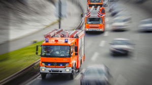 Loeschzug auf Autobahn