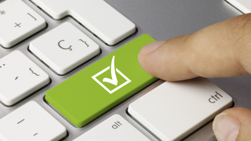 Tastatur mit grünem Symbol (Foto: Momius_Fotolia.com)