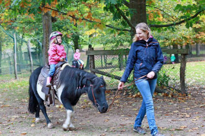Ponyreiten im Wildpark (Foto: Wildpark-Akademie)