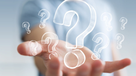 (Foto: sdecoret Fotolia) Hand in der Fragezeichen schweben