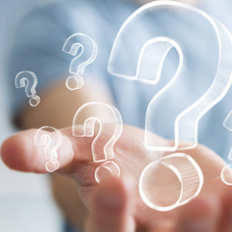 Hand in der Fragezeichen schweben 