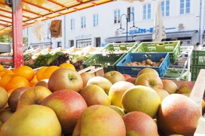 Wochenmarkt am St. Johanner Markt