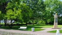 Neue Bepflanzung und aufbereitete Brunnen - die Sanierung der Stengelanlage ist abgeschlossen. (Foto: LHS/Stefan Himmer)