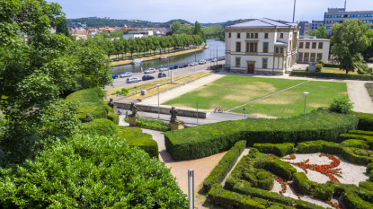 Schlossgarten und Landtag