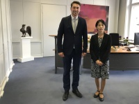 Oberbürgermeister Uwe Conradt mit der japanischen Generalkonsulin Setsuko Kawahara. Sie hat am 4. Oktober den Oberbürgermeister besucht und sich mit ihm ausgetauscht. 