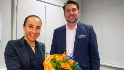 Blumen für die Ironman-Siegerin: Anne Haug hat sich am 5. November 2019 in das Goldene Buch der Landeshauptstadt eingetragen.