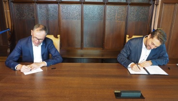 Bruno Jacobfeuerborn und Oberbürgermeister Conradt Image