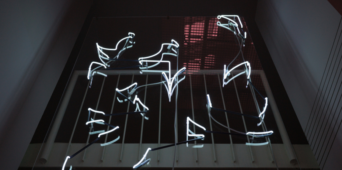 Julien Hübsch: Write about my piece, 2021, Installation mit Neon