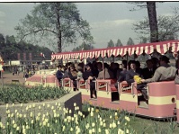 Die 1960 eröffnete Deutsch-Französische Gartenschau, später dann der Deutsch-Französische Garten ist bis heute ein Publikumsmagnet und steht für die Rolle von Saarbrücken, Brücken zu bauen und die deutsch-französische Freundschaft täglich zu leben.