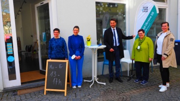 Martina Fries, Bürgermeisterin Meyer, OB Conradt, Veronika Kabis und Dr. Lesya Matiyuk Image