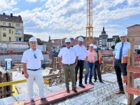 Oberbürgermeister Uwe Conradt besucht die  "Großherzog-Friedrich-Höfe"