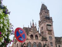 WCD: Schwerpunkt Schilder und Verkehrszeichen rund um den St. Johanner Markt und das Rathaus St. Johann