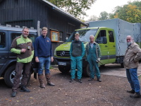 Das Team aus Springe - Wildpark Saarbrücken gibt zwei Wisente an das Wisentgehege in Springe, Niedersachsen ab