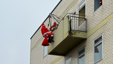 Nikolaus-Abseilaktion am Klinikum Saarbrücken Image