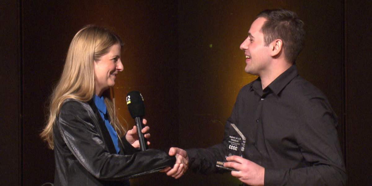 QuattroPole Musikpreis 2023 Preisverleihung Barbara Meyer verleiht den QuattroPole Musikpreis an Oleksii Rybak