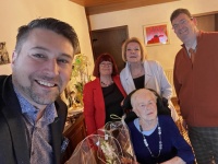 OB Conradt hat Helga Simon zum 100. Geburtstag gratuliert