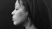 Portrait Akosua Viktoria Adu-Sanyah Portrait von einer Frau, Künstlerin Schwarz und Weiss