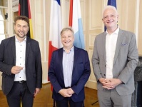 Am 21. Juni haben sich die Oberbürgermeister der QuattroPole-Städte François Grosdidier, Wolfram Leibe, und der Präsident des Städtenetzwerks, Uwe Conradt, im Rahmen der Vorstandssitzung in Metz getroffen.