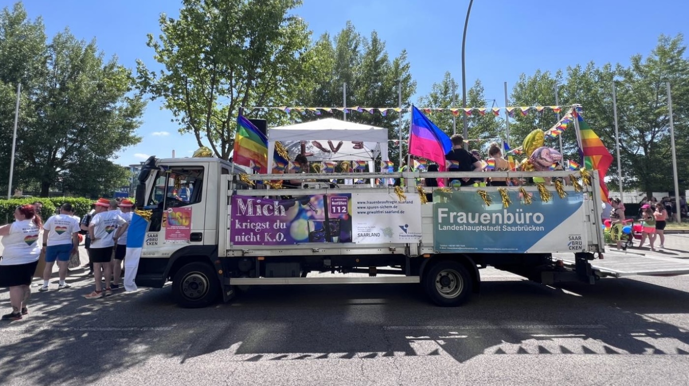 Wagen der Landeshauptstadt beim CSD 2023