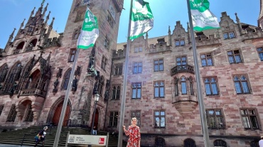 „Mayors for Peace“-Flagge: Landeshauptstadt setzt Zeichen gegen Atomwaffen Image