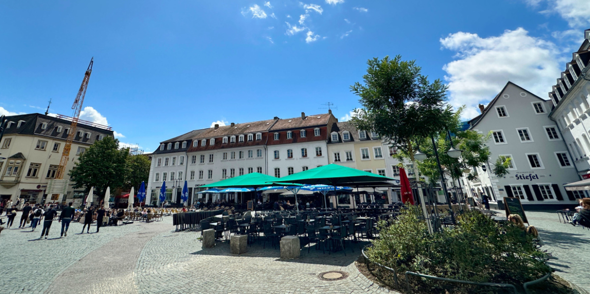 St. Johanner Markt im Sommer