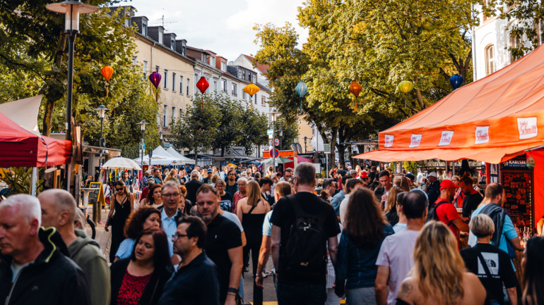 Buntes Treiben auf dem Nauwieser Viertelfest