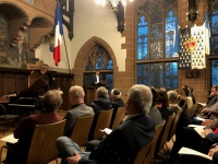 Oberbürgermeister Uwe Conradt hält eine Rede im Festsaal zur Verleihung der Friedrich-Schlomo-Rülf-Medaille an Prof. Herbert Jochum, der katholische Vorsitzende der Christlich-Jüdischen Arbeitsgemeinschaft des Saarlandes.