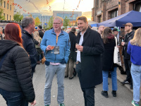 Festival-Organisator Oliver Strauch mit OB Conradt beim Auftakt des 'International Jazz Festivals' am 26. April im Quartier Eurobahnhof