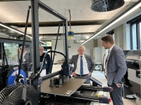 OB Uwe Conradt besucht das neue Innovation Center auf dem Uni Campus am 29. April 2024