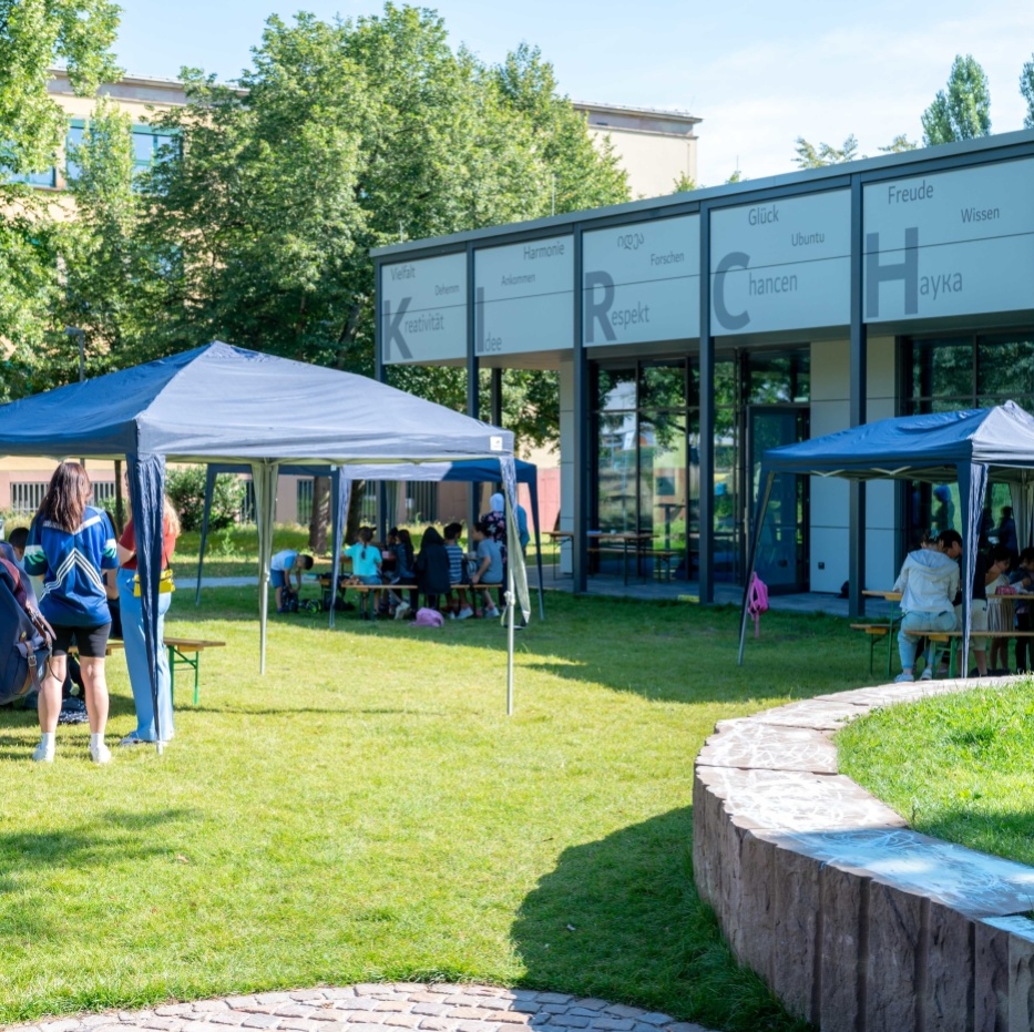 Sprachcamp auf dem Hof der Bildungswerkstatt