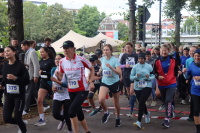 Die 4,5 km Läuferinnen starten