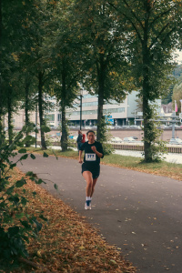 4,5 km Läuferin auf der Strecke