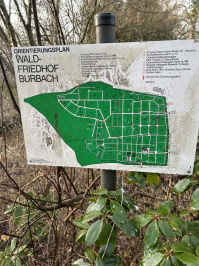 Waldfriedhof Burbach Schild vorher