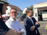 Großeinsatz der Feuerwehr am 1. Juli nach Brand einer Lagerhalle in Eschringen. Großeinsatz nach Brand einer Lagerhalle in Eschringen