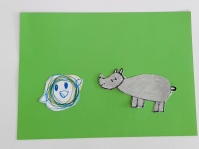 Kinder gestalten ein Kamishibai im Kultur- und Lesetreff