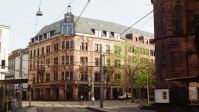 Blick auf Rathaus und umliegende Gebäude