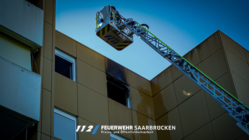 Einsatzbilder - Wohnungsbrand Halbergstraße Einsatzbilder - Wohnungsbrand Halbergstraße