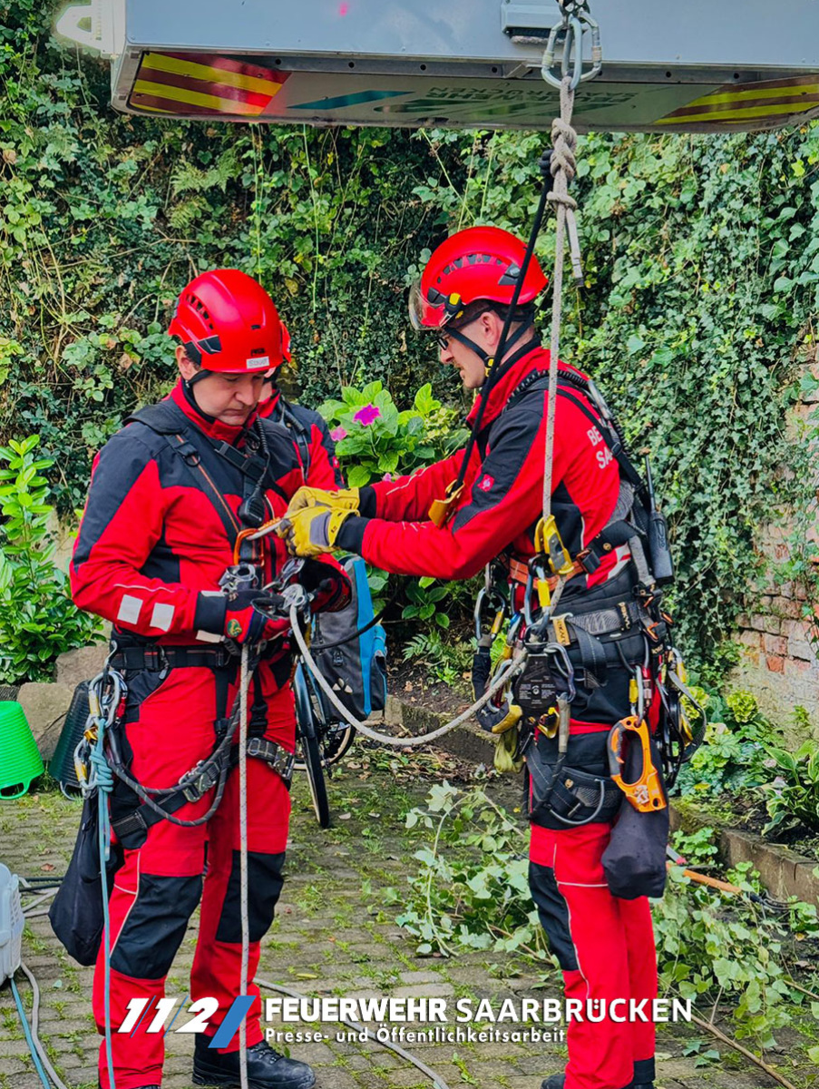 Einsatzbilder - Tierrettung durch die Höhenrettung Einsatzbilder - Tierrettung durch die Höhenrettung
