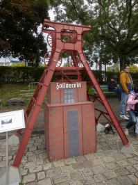 Modell des Fördergerüsts Zeche Zollverein Essen