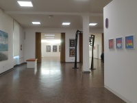 Blick in die Ausstellung des Atelierhauses KuBa am Eurobahnhof in Saarbrücken