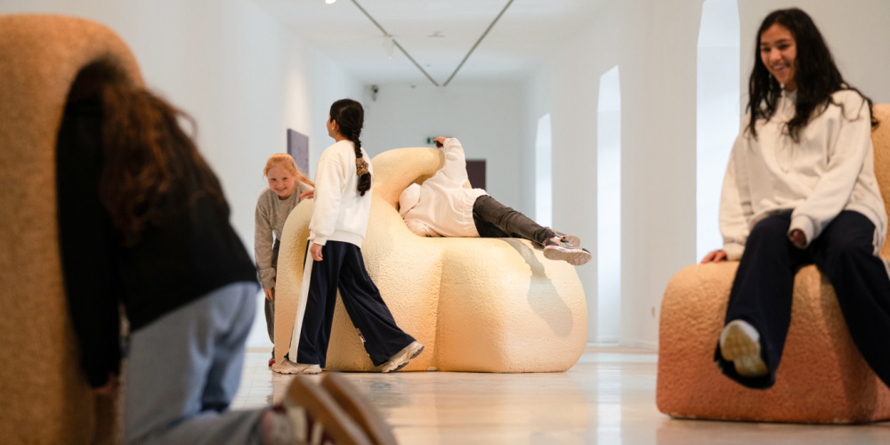 SUMM SUMM SUMM - kuratiert Kindern und Jugendlichen / Summlöcher von BNAG / cRachel Mrosek SUMM SUMM SUMM