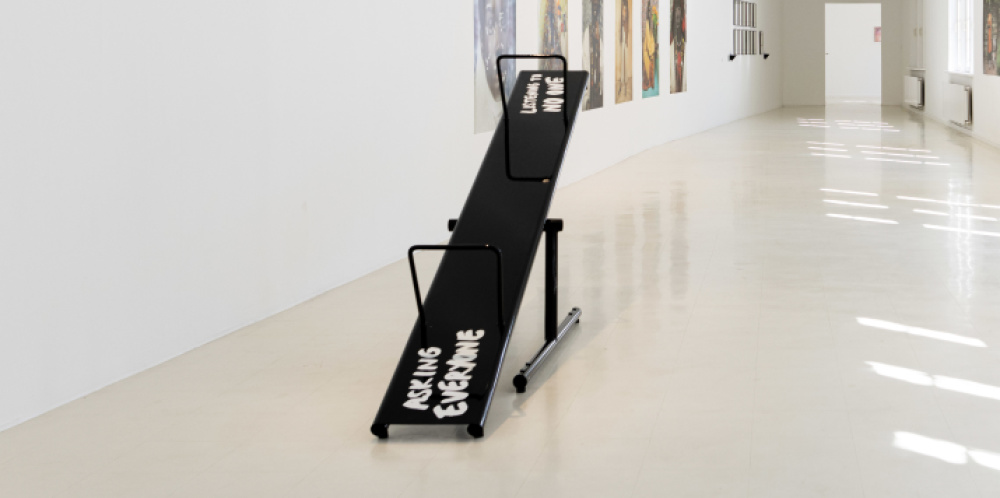 Controversy Teeter von Esra Gülmen Ausstellungsraum der Stadtgalerie, Controversy Teeter von Esra Gülmen