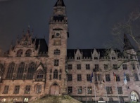 Ausgeschaltete Beleuchtung zur Earth Hour 2026 in Saarbrücken, Rathaus St. Johann