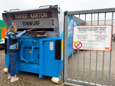 Neue Papierpresse beim ZKE Image